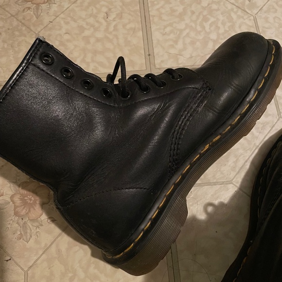 Dr Martens Women’s 1460 Greasy Leather Boots - Picture 4 of 12